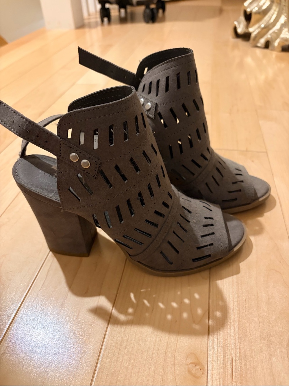 Gray heels